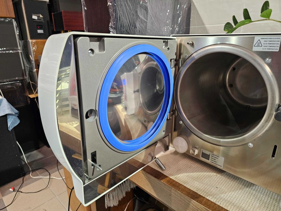 Паровий стерилізатор SUPERIOR B18 Made in Italy