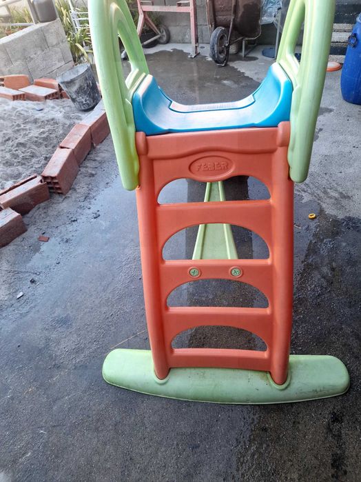 Escorrega  usado