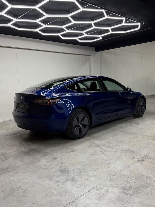 Tesla Model 3 — fotografia 4