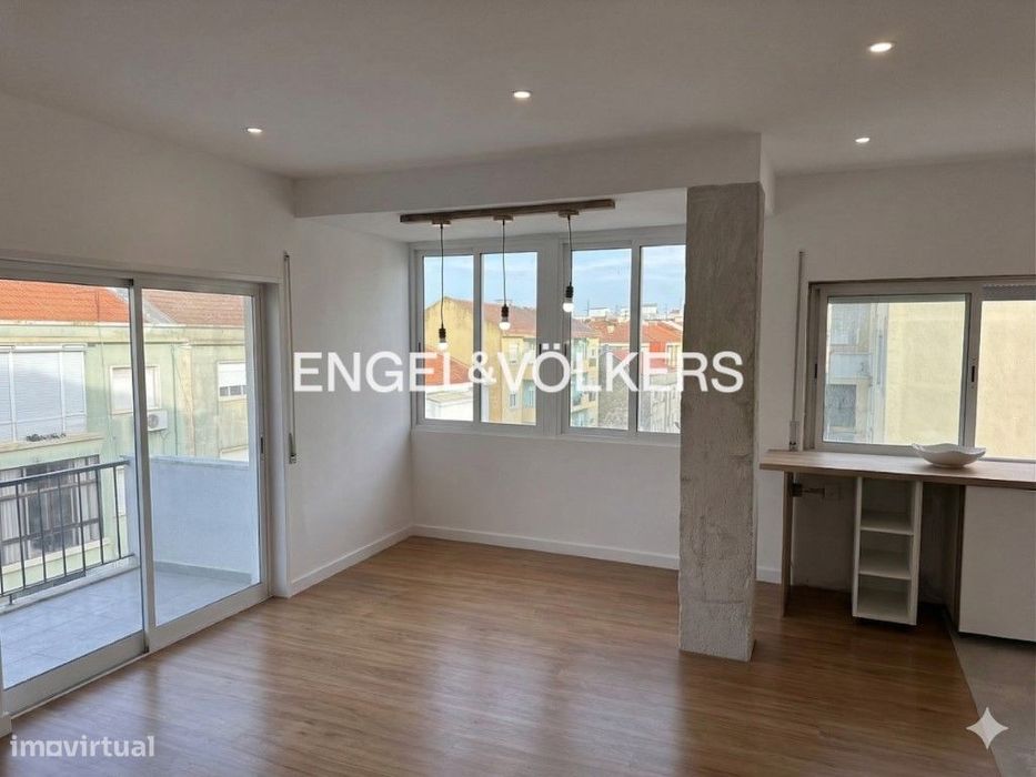 T2 Moderno e Elegante com Excelente Localização no Barreiro — Alto Do Seixalinho, Santo André E Verderena, Setúbal