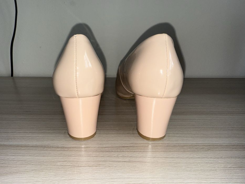 Sprzedam Buty na Obcasie