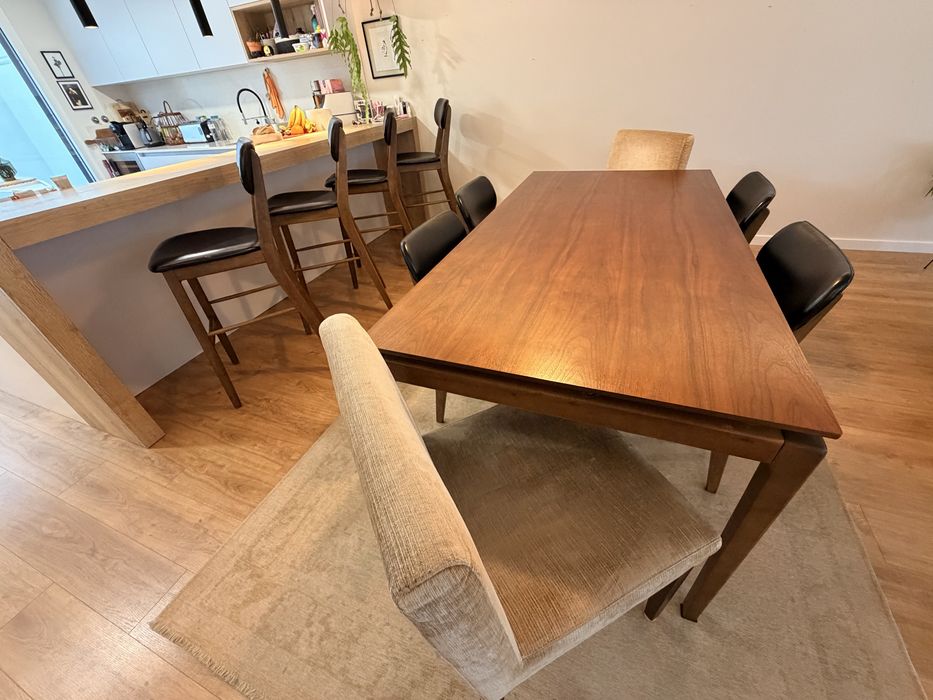 Cadeiras e bancos altos