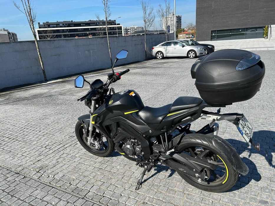 Vendo Keeway RKF – Excelente Estado + Pack Completo de Equipamentos