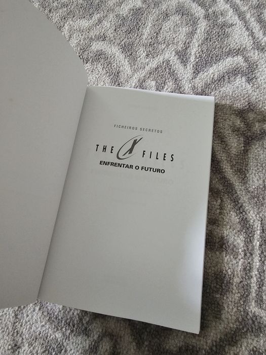 Livro Ficheiros Secretos - The X Files - Enfrentar o Futuro