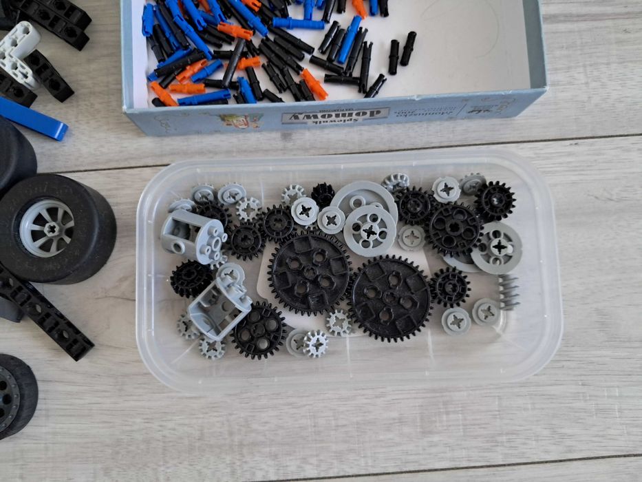 Klocki clemontoni mechanics