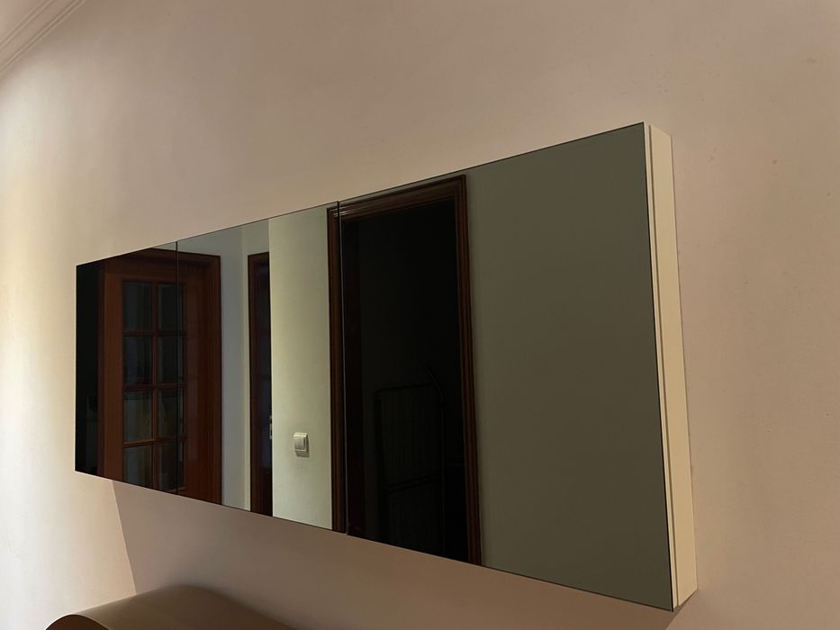 Espelho com moldura de madeira lacada branco mate