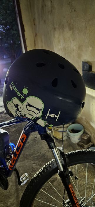 Kask rowerowy granatowy