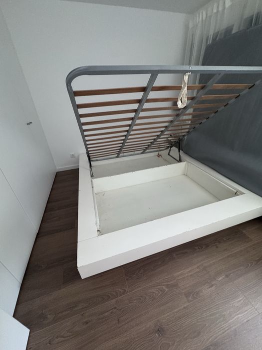 Cama de casal sommier 160 x 200 cm | muita arrumação | 150€