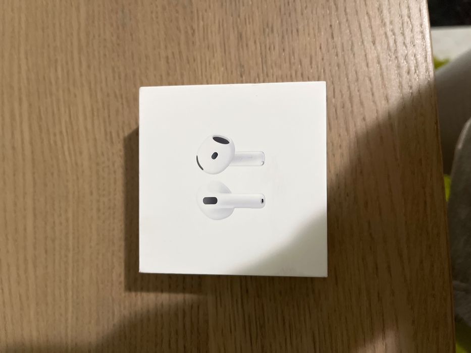 Original AirPods 4th Generation64752343478401120
