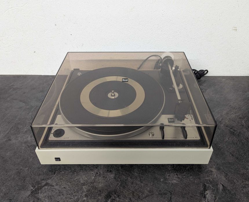 Програвач платівок Dual 1224.