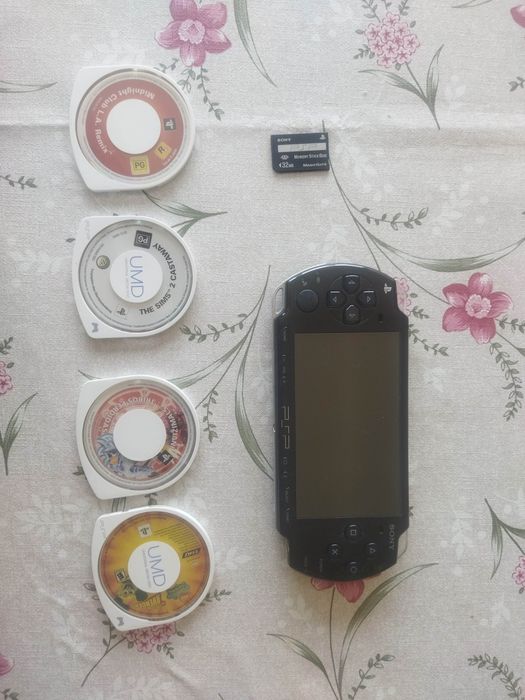 Consola Sony PSP PlayStation portable Slim 2004 com defeito + jogos