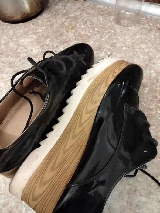 Туфлі лакові ,бу