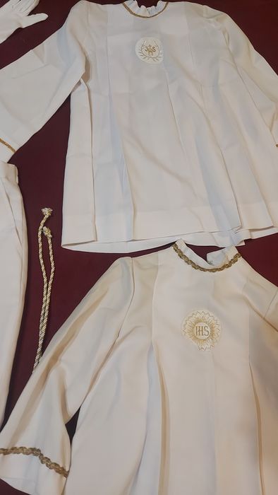 Strój komunijny Chłopięcy rozm.134. Cena 90zł