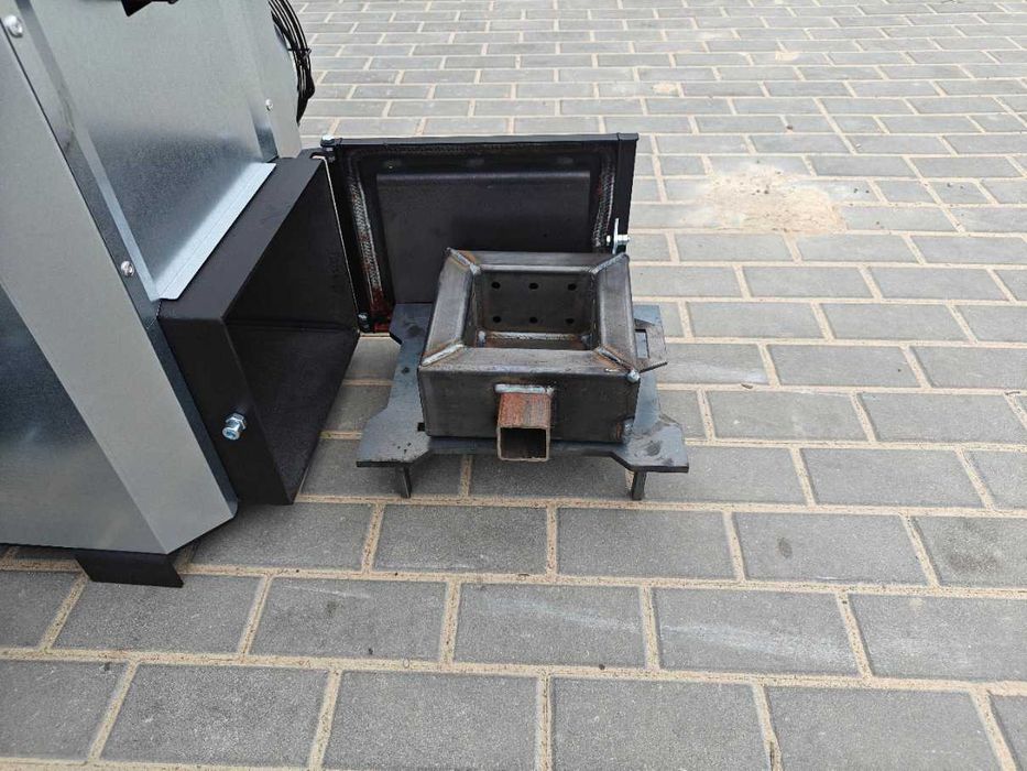 Tanio. Duży piec, koza do warsztatu sam. na olej i drewno do (400 m2).