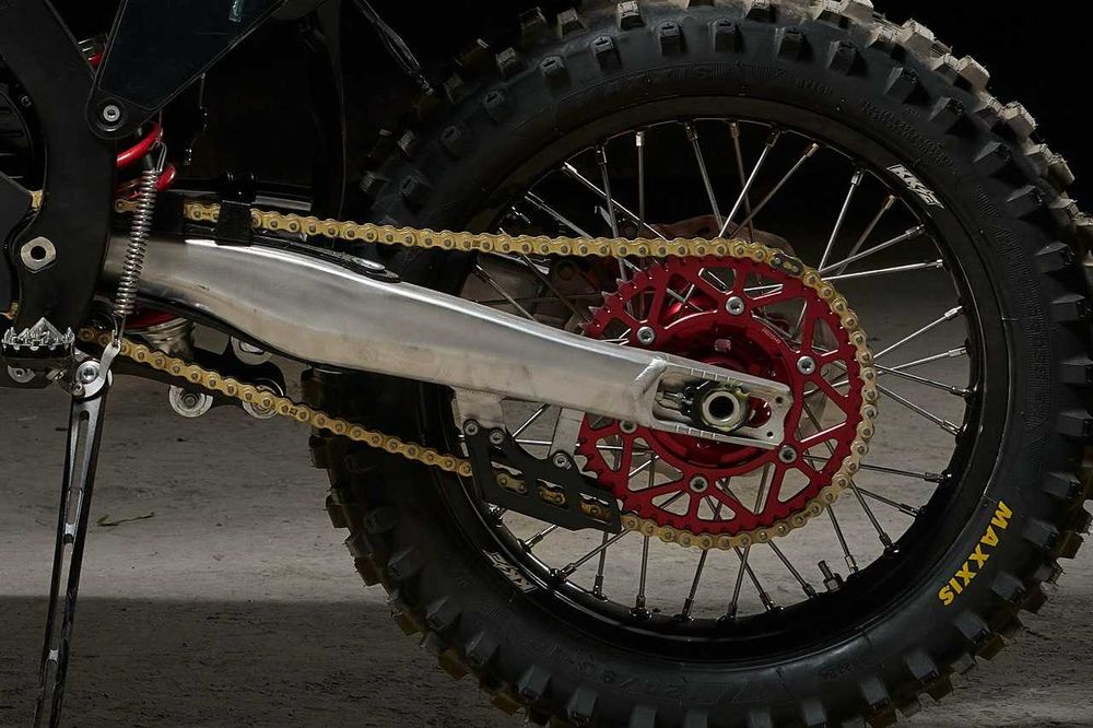 Электромотоциклы Arctic Leopard EXE 880