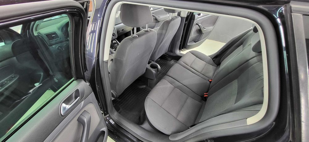 Продам Гольфа універсал 2008 року. Газ бензин. Мотор 1,6. 102 к.с.