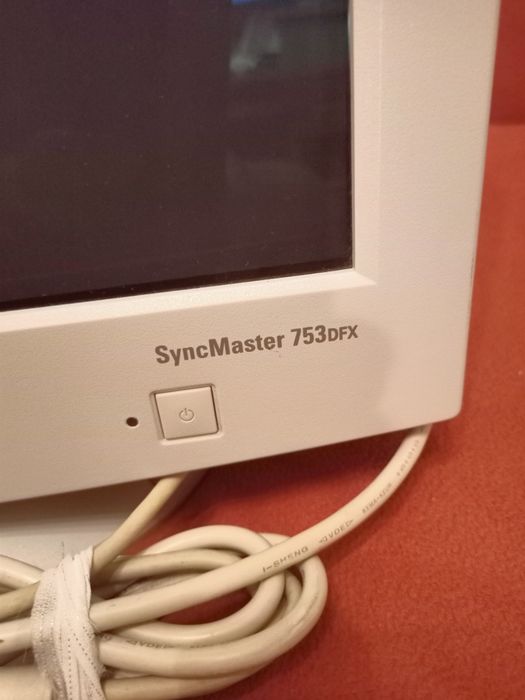 Monitor CRT Samsung SyncMaster 753DFX S warto