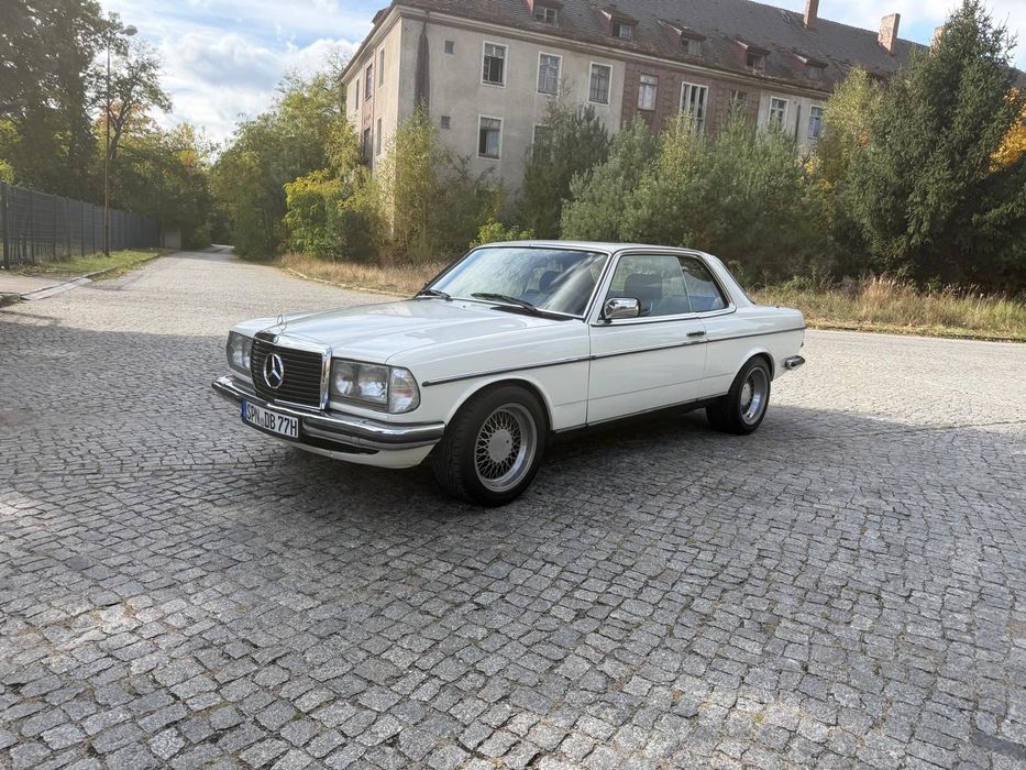 Mercedes-Benz W123