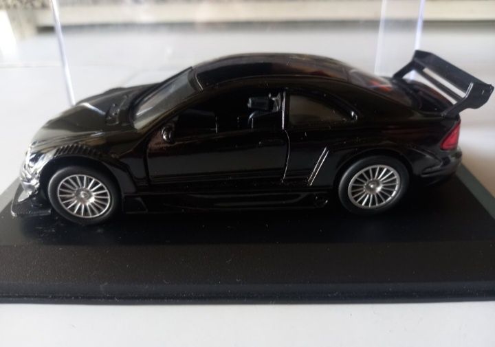 Mercedes escala 1:32