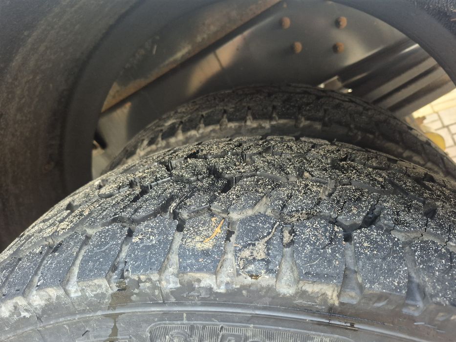 Renault D12 kontener z windą