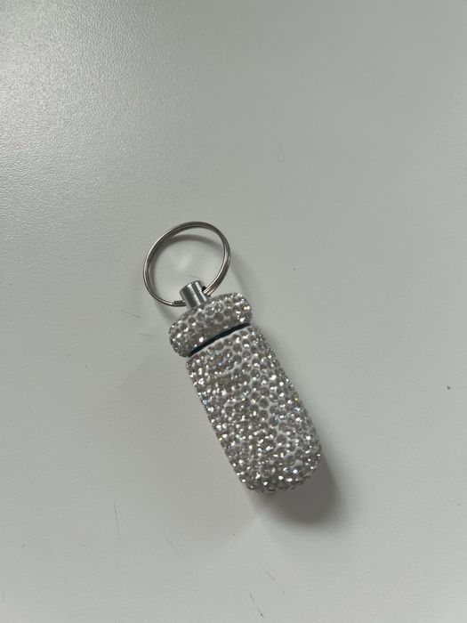 Breloczek coquette y2k brelok cekiny cyrkonie kryształki ze skrytką