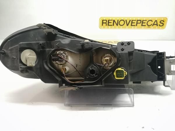 Ótica / farol esquerda FORD Mondeo II (BAP)