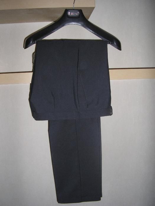 Klasyczny męski garnitur sprzedam