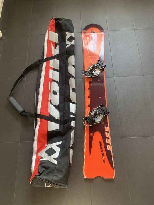 Сноуборд с чехлом