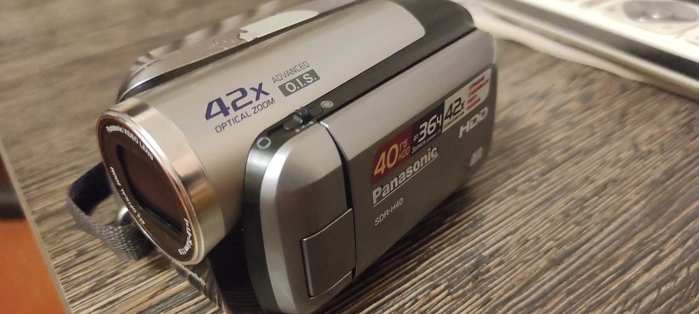 Видеокамера Panasonic SDR-H40
ЕЕ