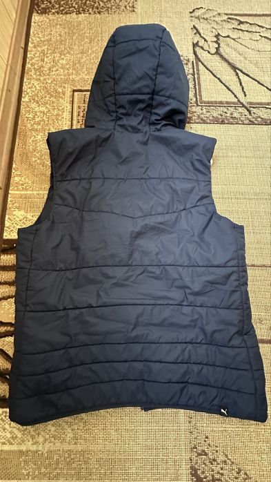 PUMA жилет ……………