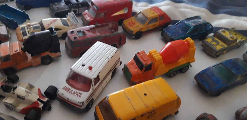 Conjunto de 26 Carrinhos/Miniaturas Antigos