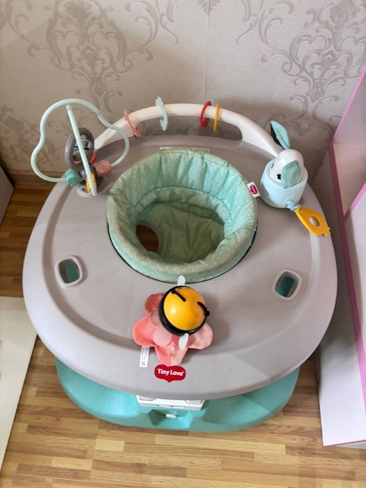Розвиваючий центр хонудки пригунки Tiny love 4 в 1