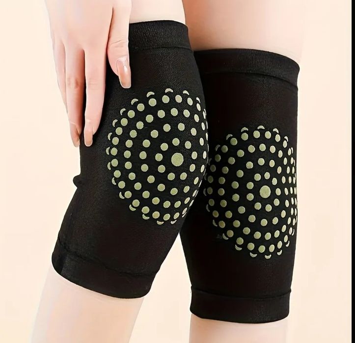 Наколінники чорного кольору