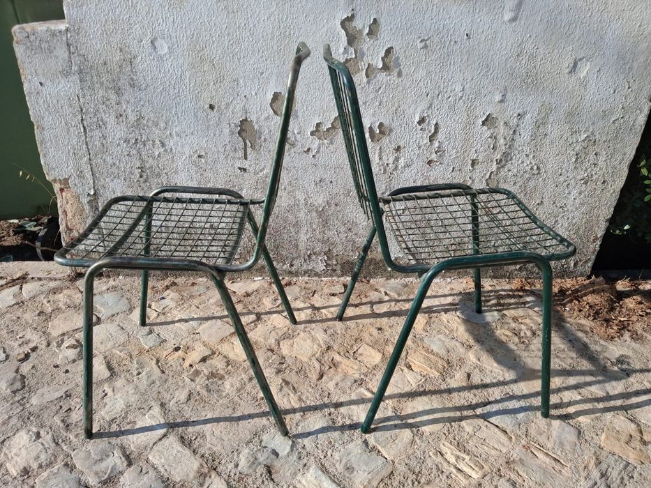 Cadeiras em ferro