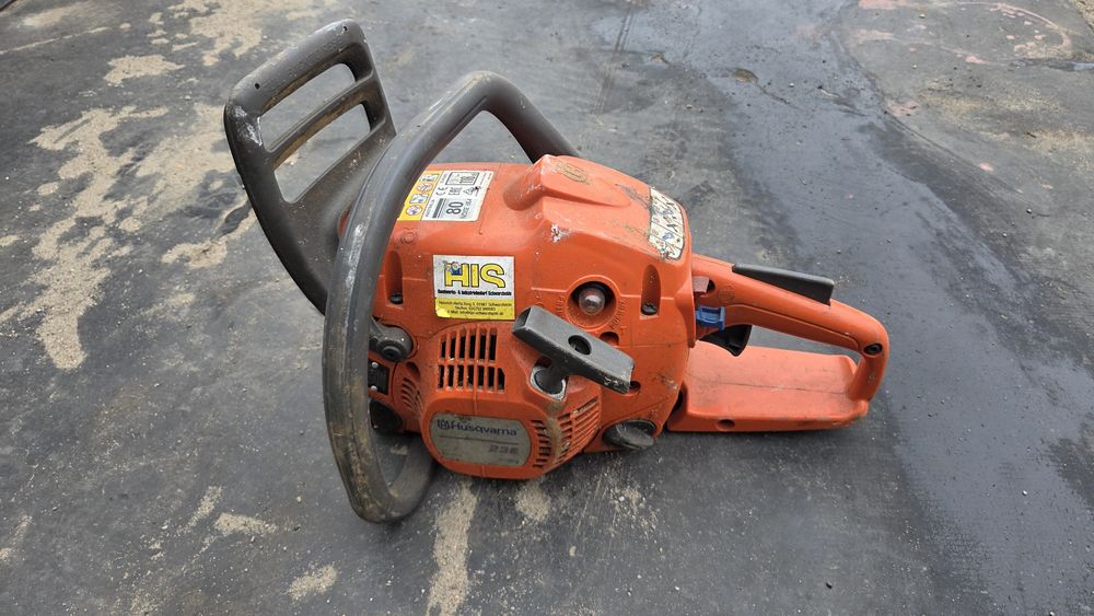 Pilarka Husqvarna 236