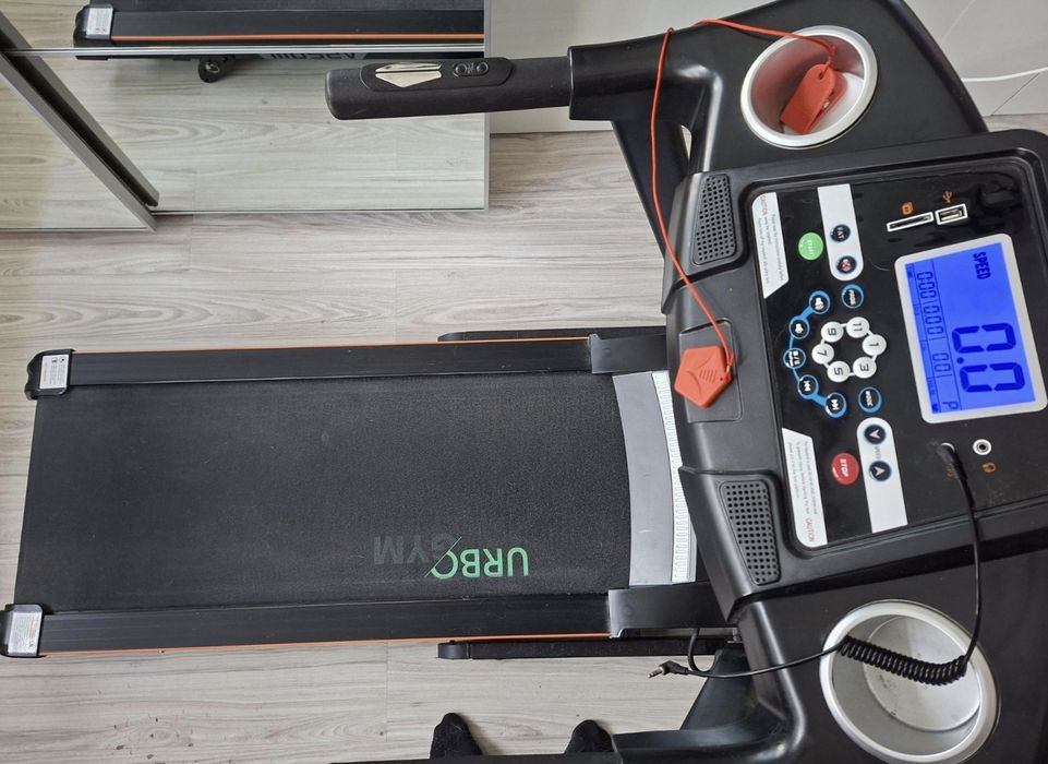 Fajna bieżnia elektryczna z masażerem w bardzo dobrym stanie  Dostawa