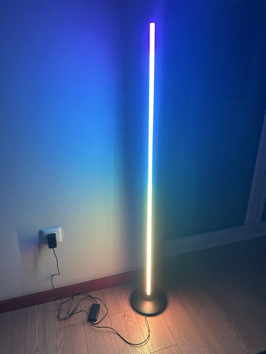 Candeeiro de pé Govee com caixa completa