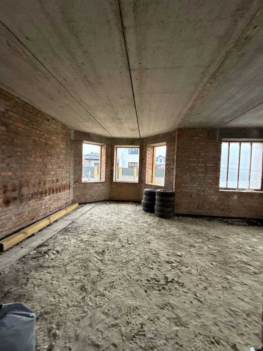 Будинок с.Байківці, 290 м2 та 7 сот ділянка.