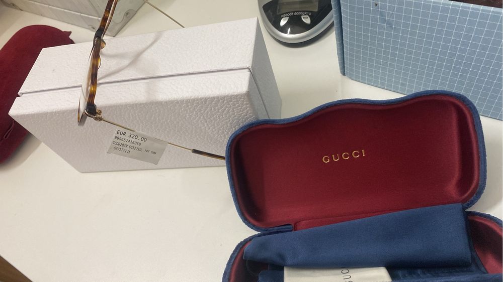 Vendo oculos da GUCCI NOVOS !!!