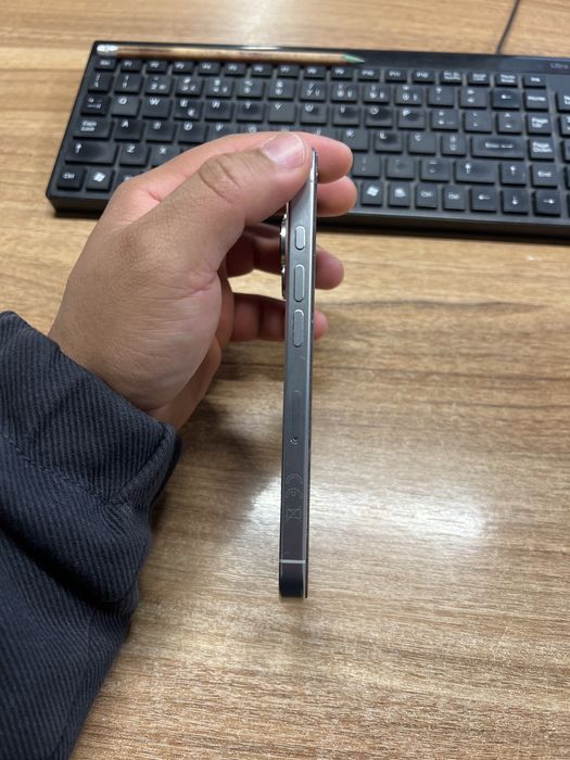 Iphone 16 pro, semi novo