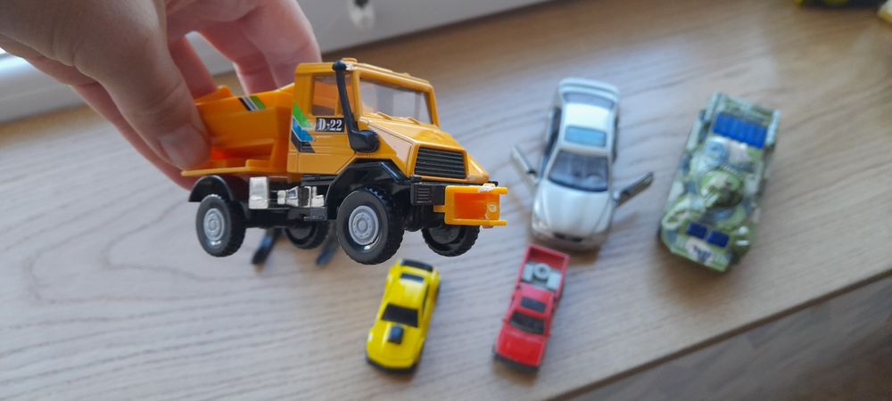 Машинки, модельки