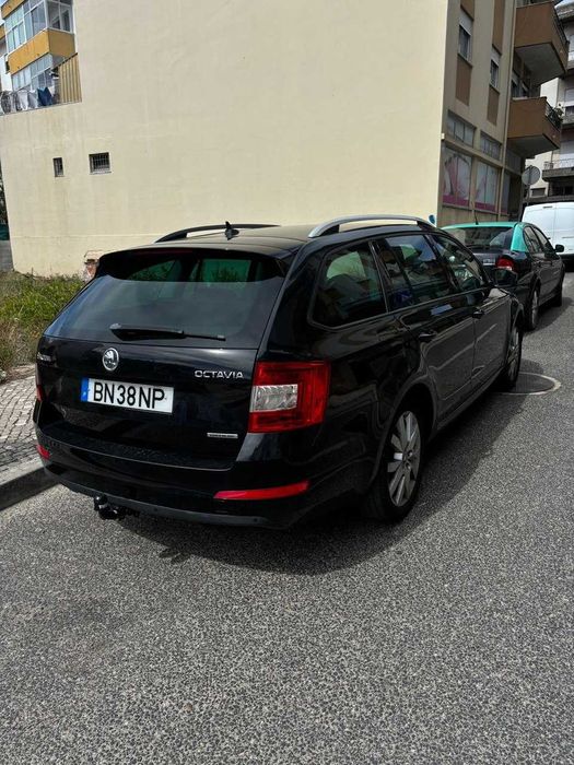 Skoda Octavia A7 Combi 1.6 TDI GreenLine – Caixa Manual 6 Velocidades