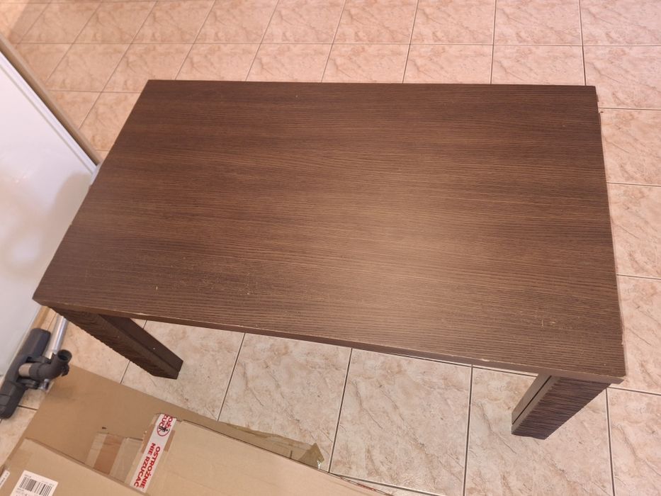 Oddam za darmo używany stół w kolorze wenge