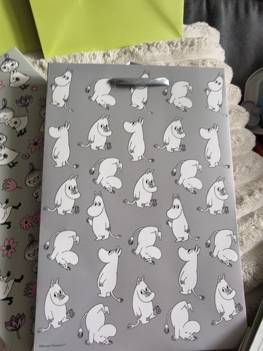Torba papierowa Muminki Migotka Włóczykij  25x 15