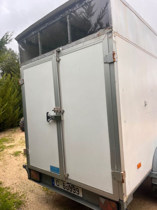 Reboque/Atrelado com documentos