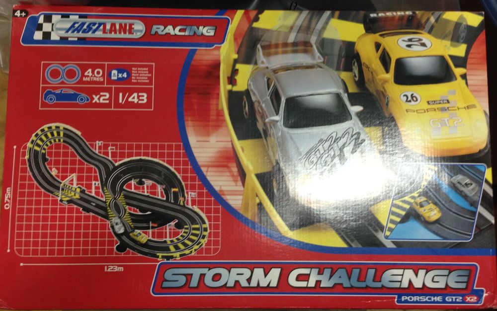 Pista automóveis e jogo Batman novos na caixa sem uso dão boas prendas