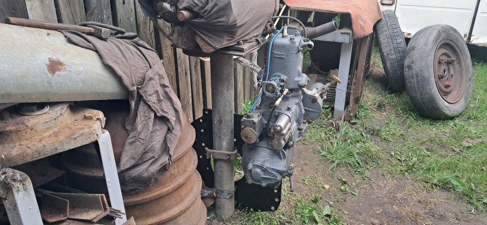 Пускача до трактора МТЗ, робочий, в зборі з редуктором і стартером .