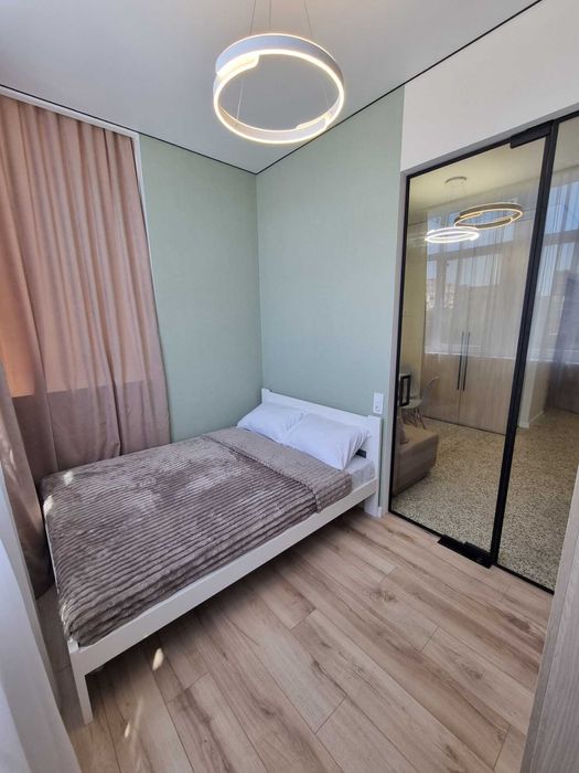 Продаж гарної квартири студії на Бочарова