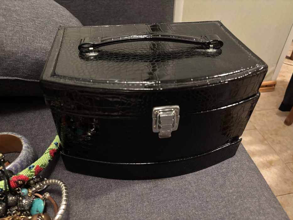 Скринька для прикрас