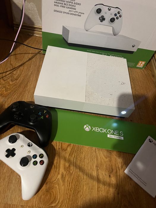Xbox One S 1TB All-Digital | 2 Pady (Biały + Czarny) | Karton